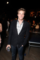 photo 14 in Hunter Parrish gallery [id461544] 2012-03-18