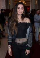 Jasmine Thompson photo #