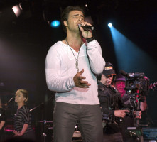 Jencarlos Canela photo #