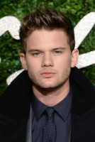 Jeremy Irvine photo #