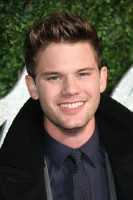 Jeremy Irvine photo #