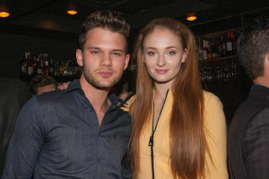 Jeremy Irvine photo #