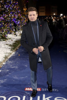 Jeremy Renner photo #