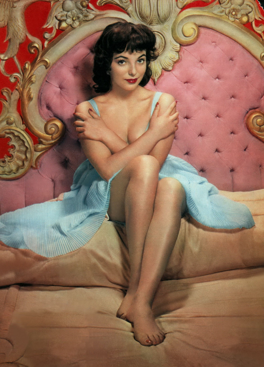 Joan Collins: pic #182431