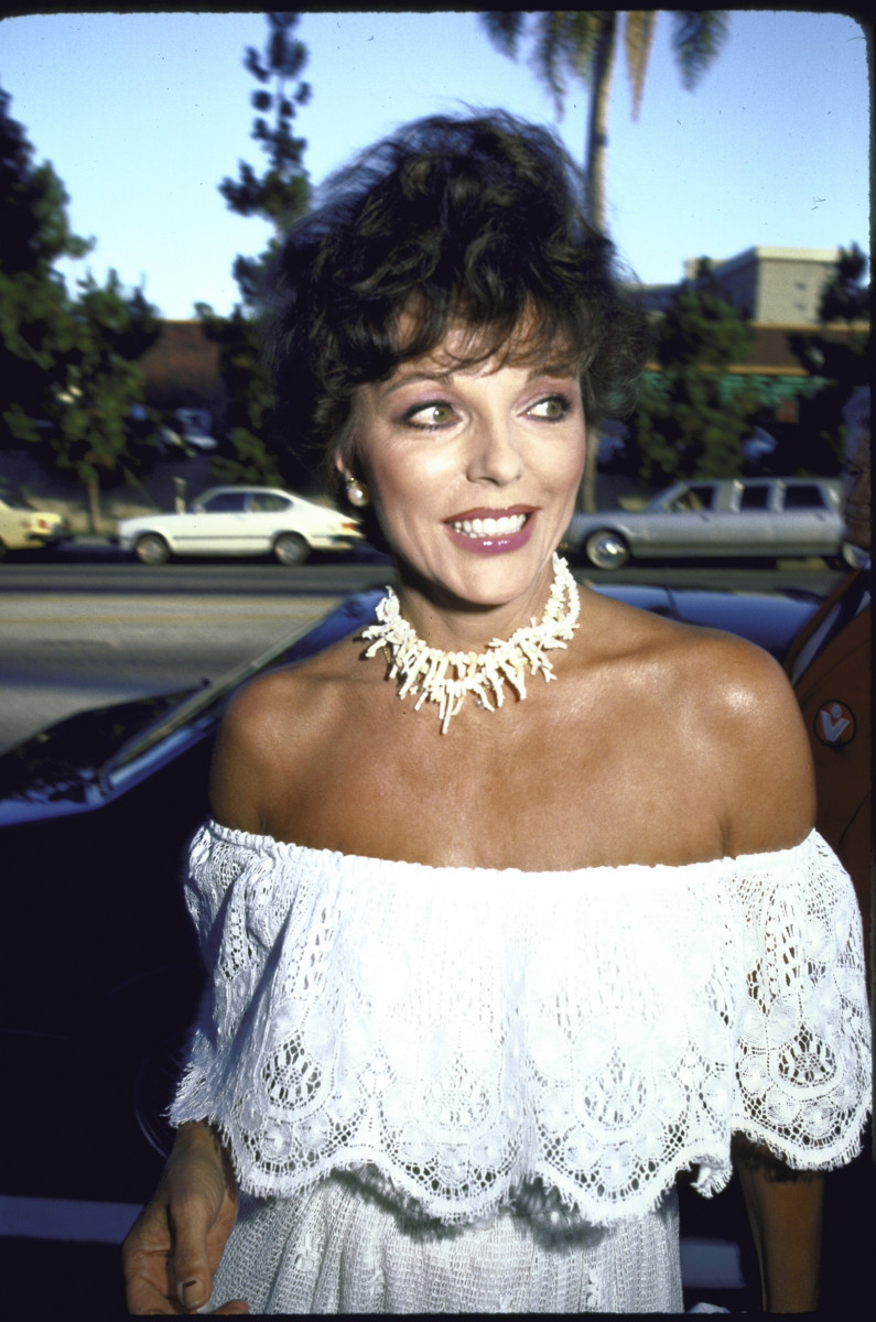 Joan Collins: pic #361692