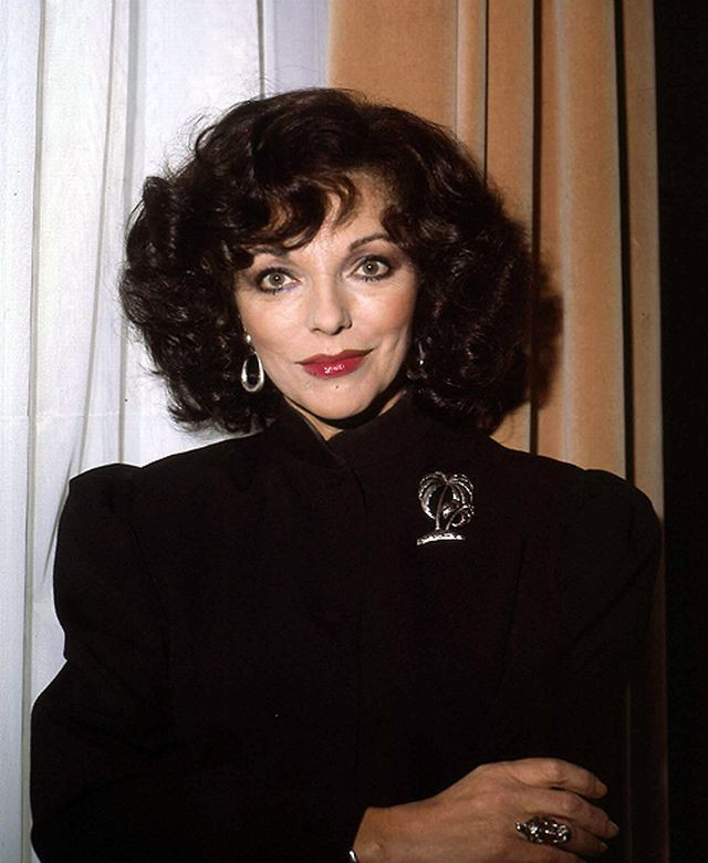 Joan Collins: pic #182405