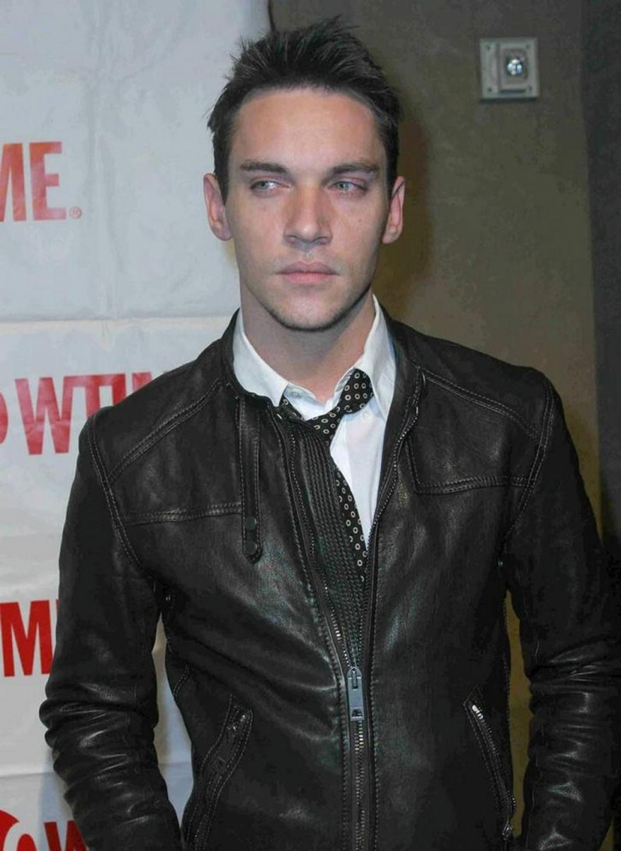 Jonathan Rhys-Meyers: pic #621271