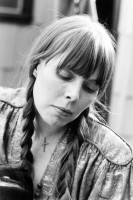 Joni Mitchell photo #