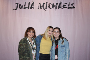 Julia Michaels photo #