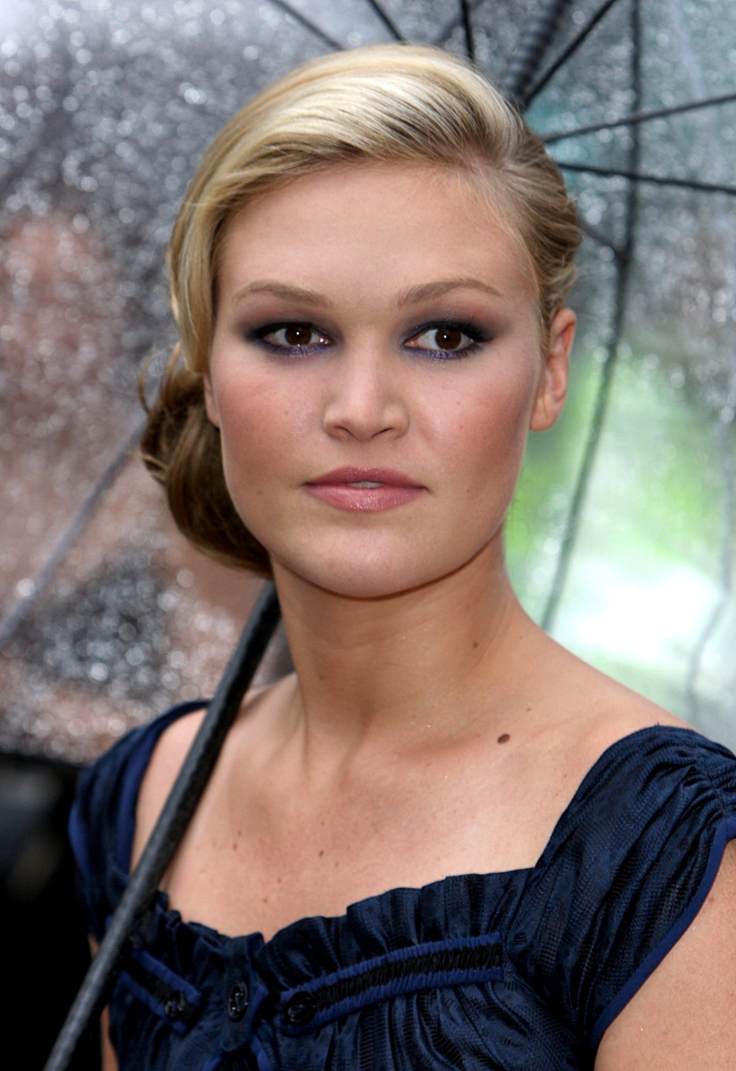 Julia Stiles: pic #181625