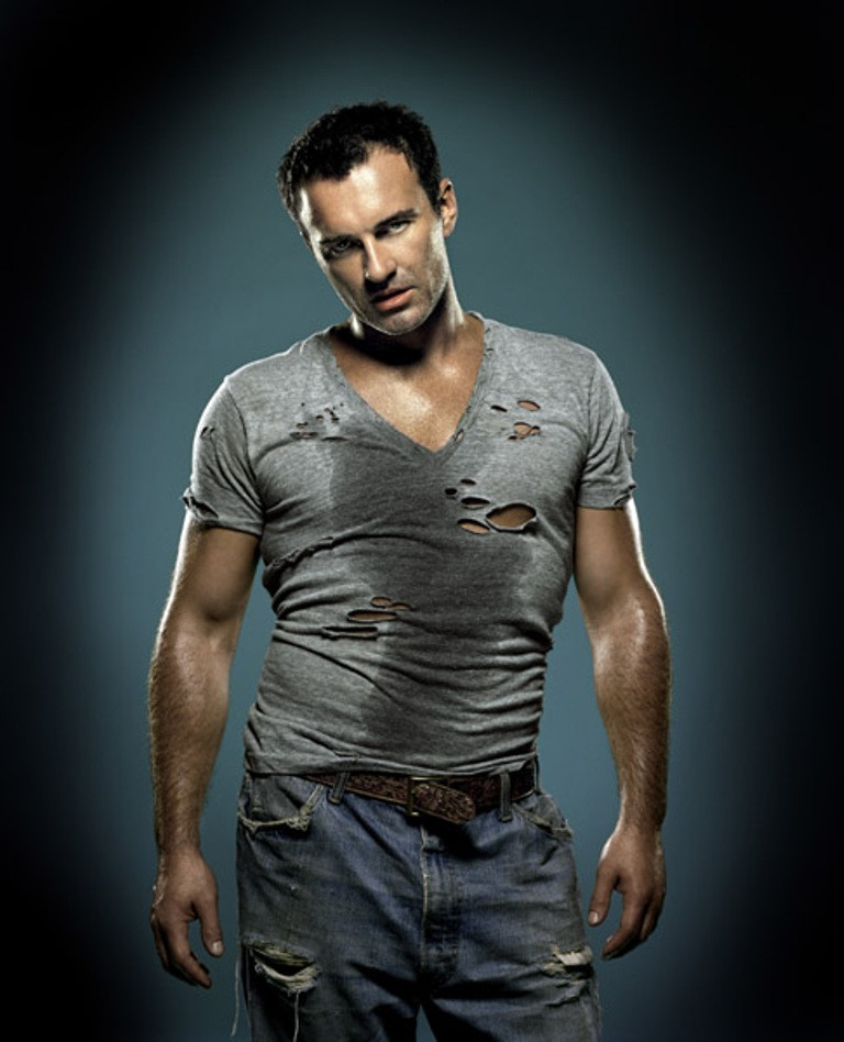 Julian McMahon: pic #175093