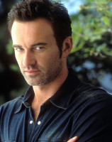 Julian McMahon photo #