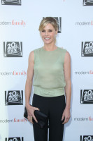 Julie Bowen photo #