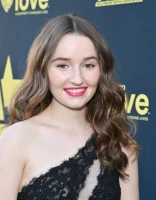 Kaitlyn Dever photo #