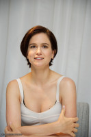 Katherine Waterston photo #