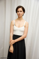 Katherine Waterston photo #