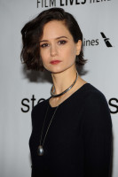 Katherine Waterston photo #