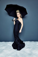 Kellie Bright photo #