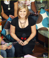 Kelly Clarkson photo #