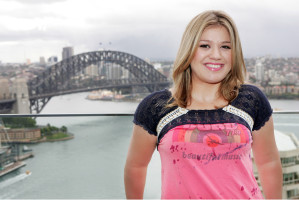 Kelly Clarkson photo #