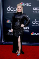 Kelly Clarkson photo #