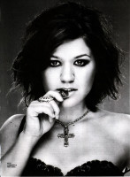 Kelly Clarkson photo #