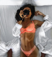 Kelly Gale photo #