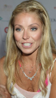 Kelly Ripa photo #