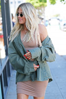 Khloe Kardashian photo #