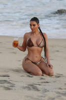 Kim Kardashian photo #