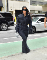 photo 3 in Kim Kardashian gallery [id1278759] 2021-11-07