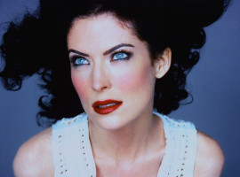 Lara Flynn Boyle photo #