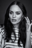 Laura Haddock photo #