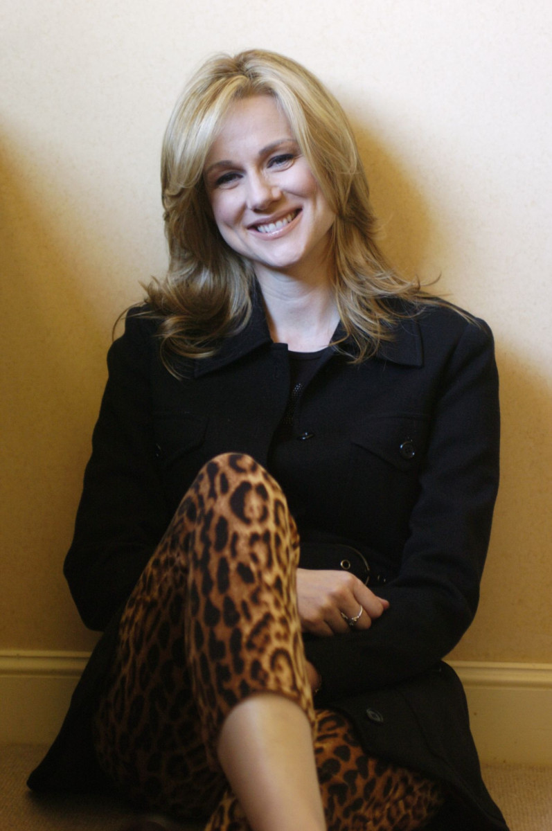 Laura Linney: pic #208942