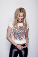 Laura Whitmore photo #