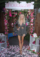 Lauren Bushnell photo #