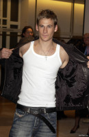 Lee Ryan photo #