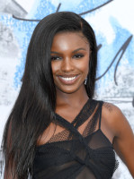 Leomie Anderson photo #