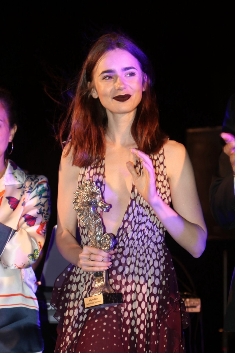 Lily Collins: pic #950471