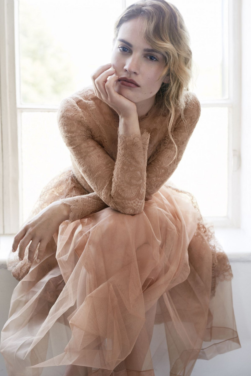 Lily James: pic #1054085