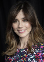 Linda Cardellini photo #