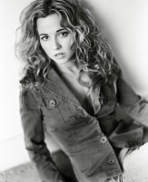 Linda Cardellini photo #