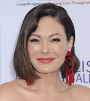 Lindsay Price photo #