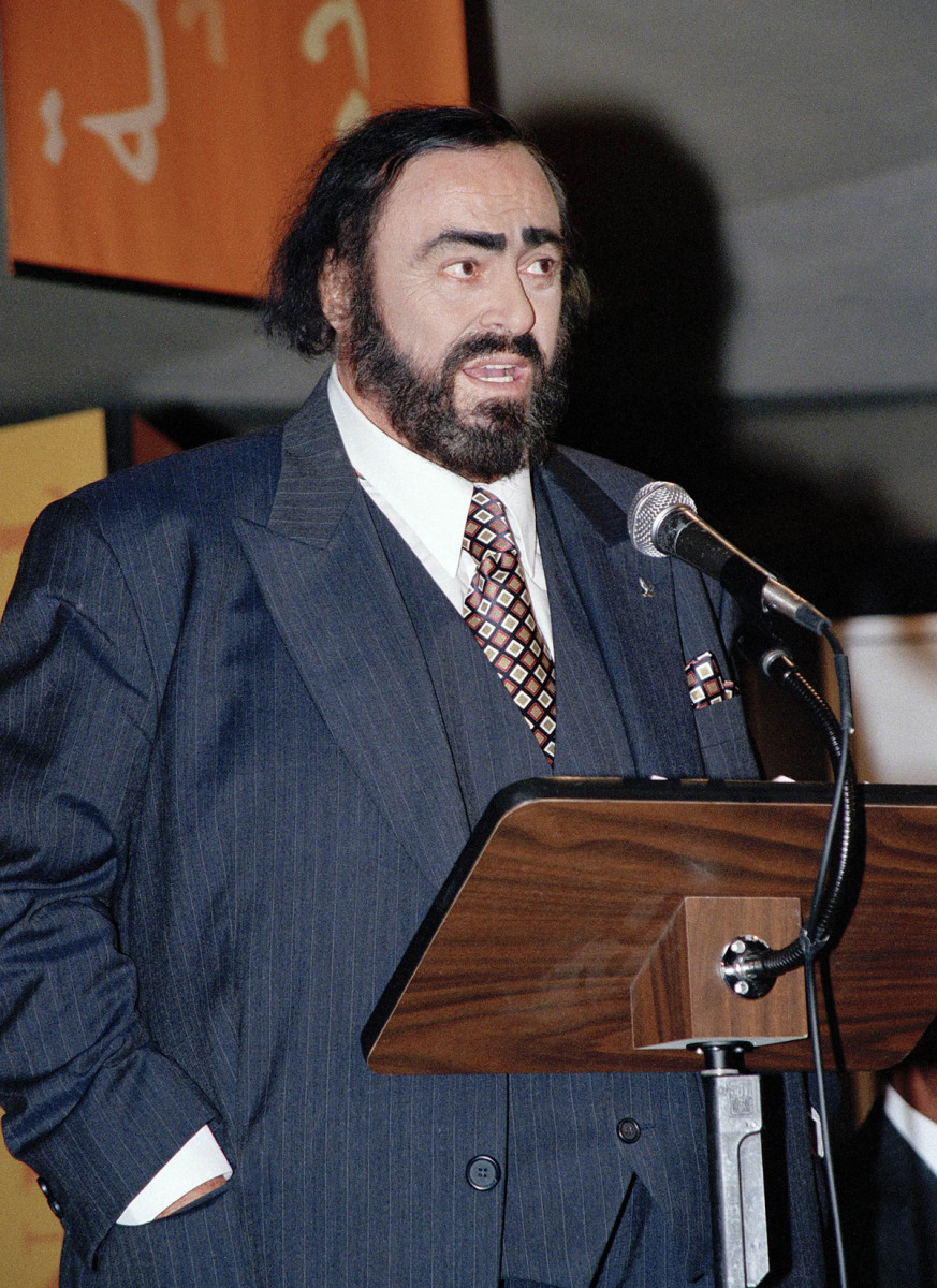 Luciano Pavarotti: pic #112223