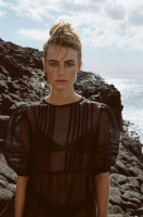 Lucy Fry photo #