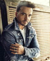 Luis Fonsi photo #