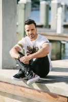 Luis Fonsi photo #