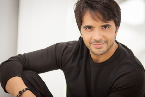 Luis Fonsi photo #