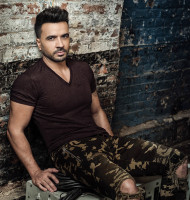 Luis Fonsi photo #