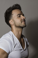 Luis Fonsi photo #